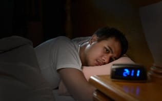 現代人は睡眠を削りがちだが、睡眠不足は病気のリスクまで高めるのだろうか(c)Somsak Sudthangtum-123RF