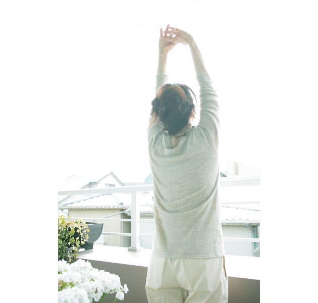 首のこりや片頭痛もすっきり 猫背 の治し方 ゆがみリセット学 2 Nikkei Style