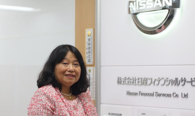 ゴーン氏が日産社内で認められた瞬間 ゴーン氏も説き伏せた すご腕 女性広報の Nikkei Style ゴーン氏が日産社内で認められた瞬間 ゴーン氏も説き伏せた すご腕 女性広報の Nikkei Style