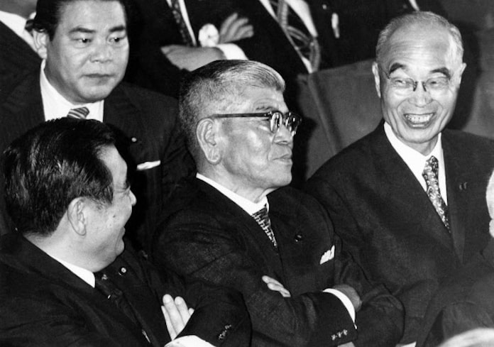 角福 調整に腐心 衆院議長に 日本経済新聞 角福 調整に腐心 衆院議長に 日本経済新聞