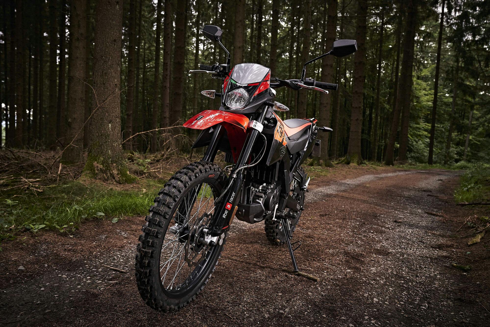 街乗りからオフロードまで オトナの125ccバイク5選 Nikkei Style 街乗りからオフロードまで オトナの125ccバイク5選 Nikkei Style