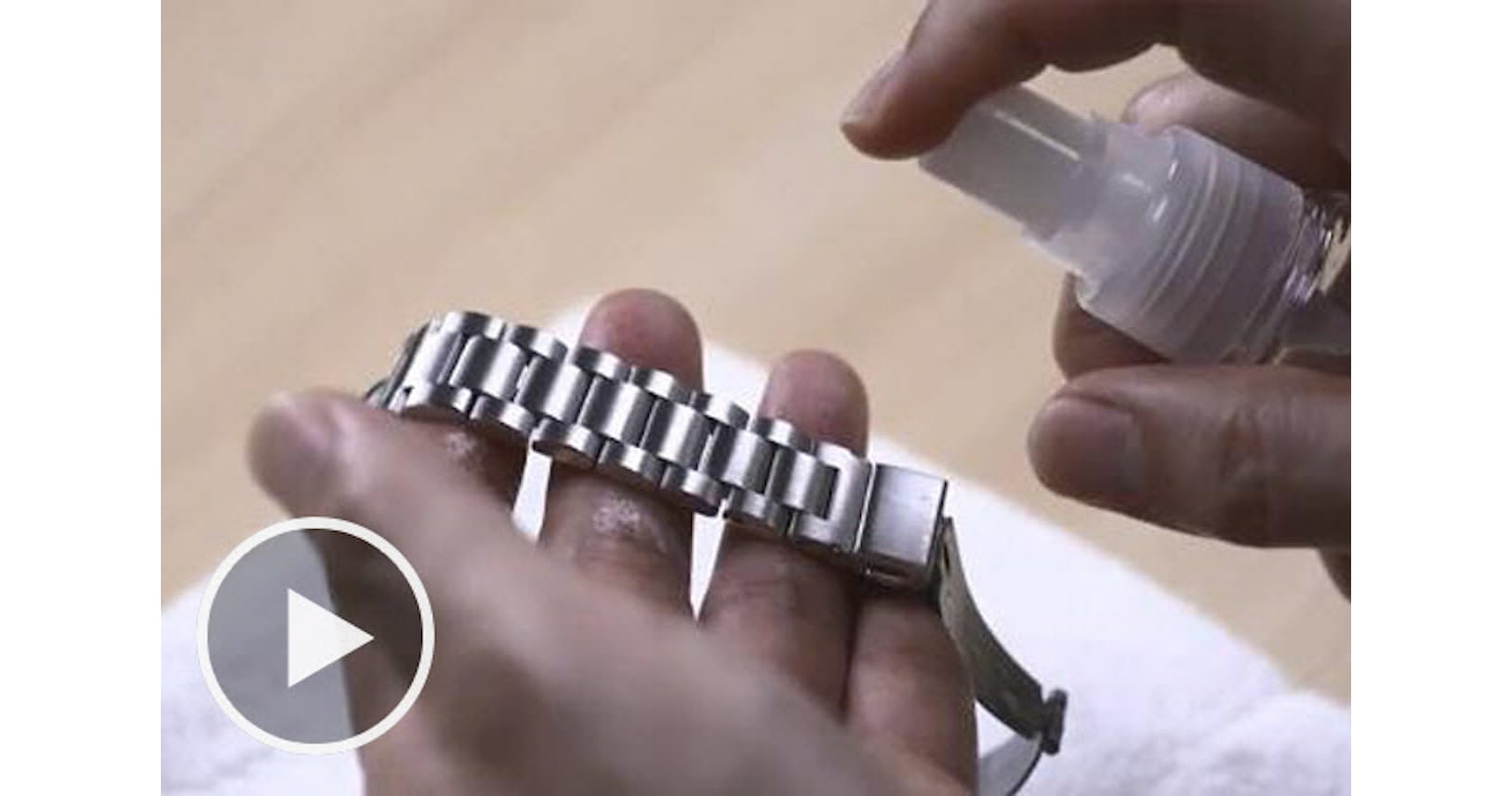 ステンレスベルトの皮脂汚れ 金属用クリーナーが効く Nikkei Style ステンレスベルトの皮脂汚れ 金属用クリーナーが効く Nikkei Style