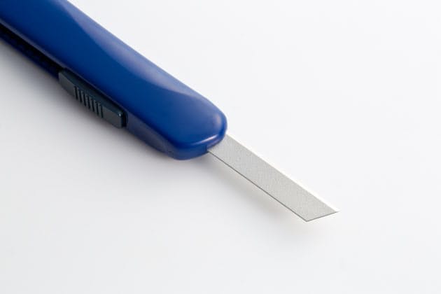刃を折らないカッターも登場 子ども用や刃折り不要も登場 進化するカッターナイフ Nikkei Style 刃を折らないカッターも登場 子ども用や刃折り不要も登場 進化するカッターナイフ Nikkei Style