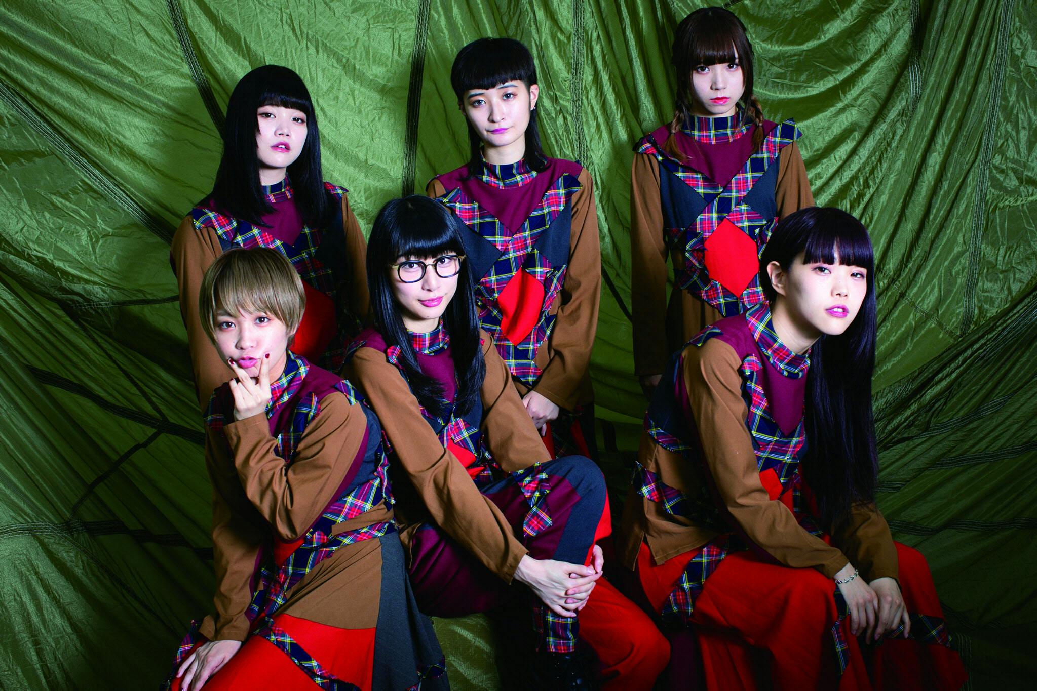 パンクなアイドルbish 自作の歌詞とダンスで急上昇 Nikkei Style パンクなアイドルbish 自作の歌詞とダンスで急上昇 Nikkei Style