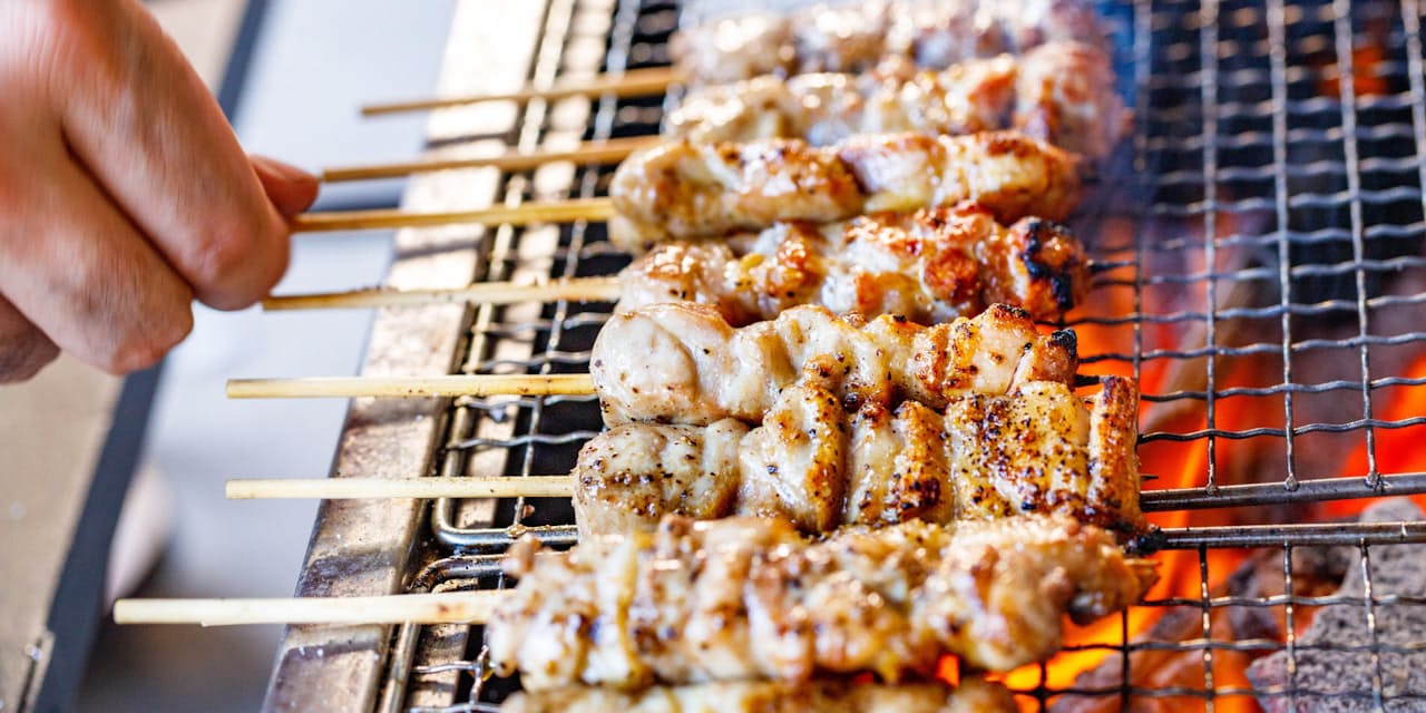 国民食 焼き鳥に合うのは塩か タレか それが問題だ Nikkei Style 国民食 焼き鳥に合うのは塩か タレか それが問題だ Nikkei Style