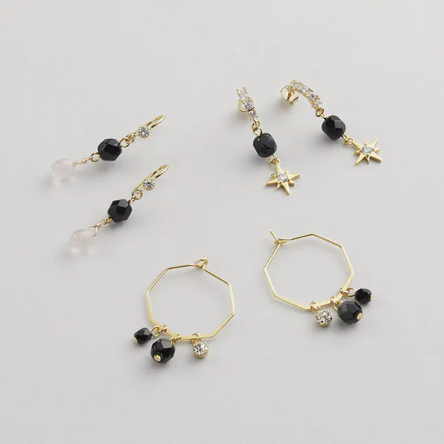 小ぶりで控えめが職場にマッチする という心理 働く女性が投票 オフィスで着ける Nikkei Style 小ぶりで控えめが職場にマッチする という心理 働く女性が投票 オフィスで着ける Nikkei Style