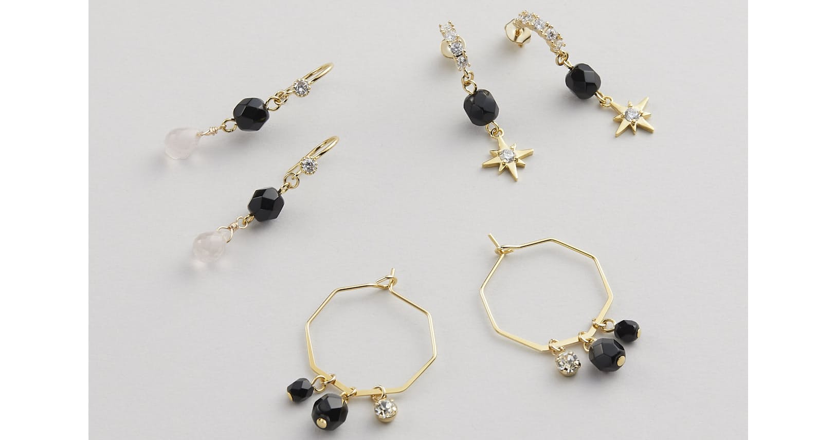 オフィスで着けるアクセ 気になるのは女性同僚の目 Woman Smart Nikkei Style