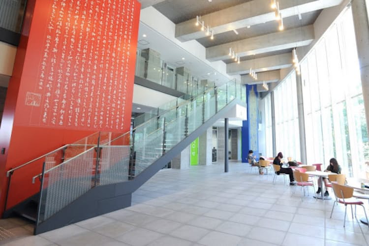 声を出さない英語学習は無意味 Nikkei Style 声を出さない英語学習は無意味 Nikkei Style