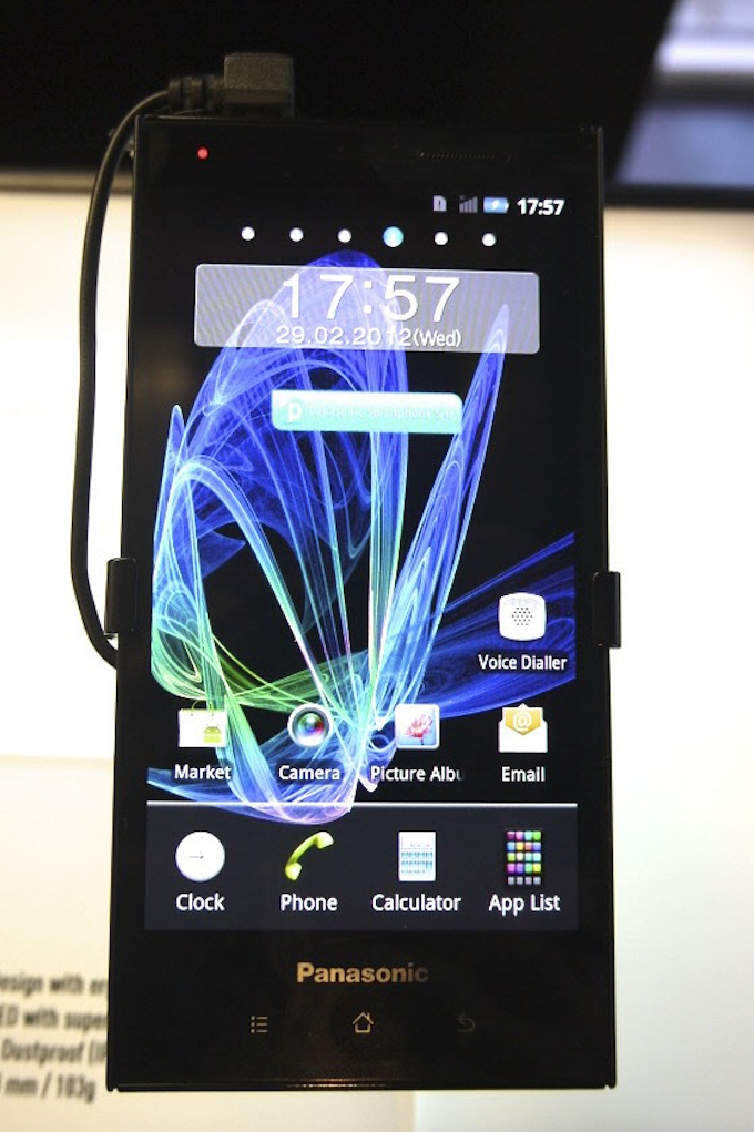 パナソニックとソニー スマホの海外展開で浮かび上がる共通項 日本経済新聞