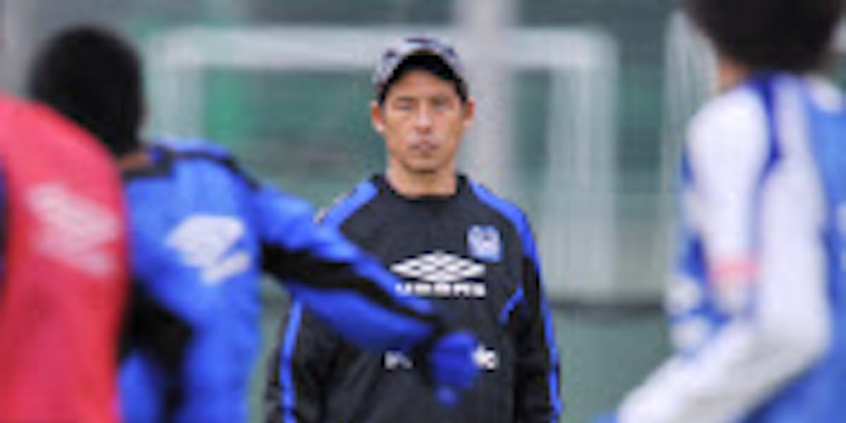 攻めてこそサッカーの醍醐味 日本経済新聞