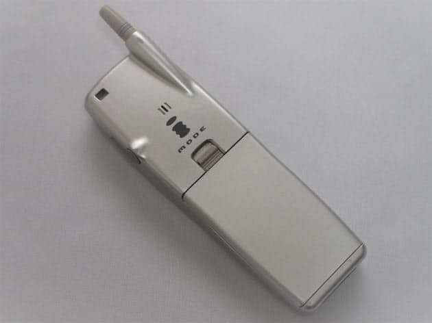 Iモード対応の初期モデル P501i 音声からネットへ 転機はiモード 携帯電話の平 Nikkei Style Iモード対応の初期モデル P501i 音声からネットへ 転機はiモード 携帯電話の平 Nikkei Style