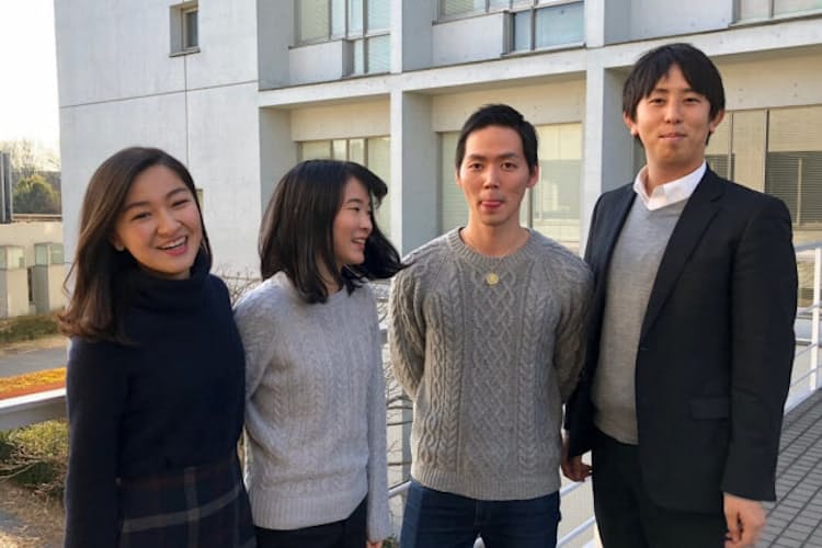 孤独な人は 困難に耐えられない Nikkei Style 孤独な人は 困難に耐えられない Nikkei Style