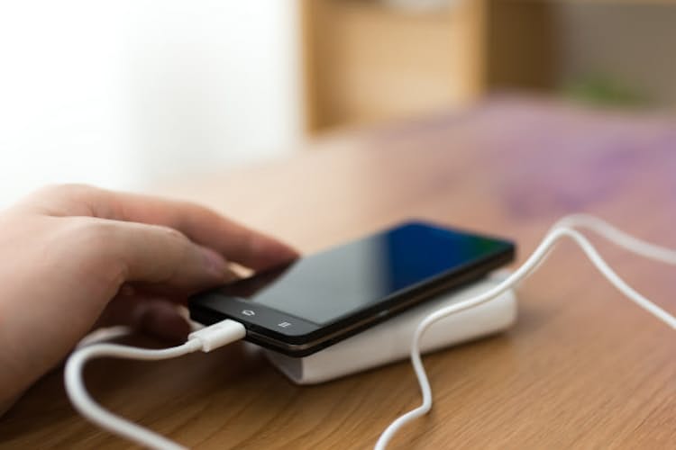 スマホの充電 急速対応 のはずなのに遅いワケ Nikkei Style スマホの充電 急速対応 のはずなのに遅いワケ Nikkei Style