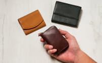 人気のミニ財布をタイプ別に紹介する特集。第2回はカードや小銭がしっかり入る大容量のミニ財布だ