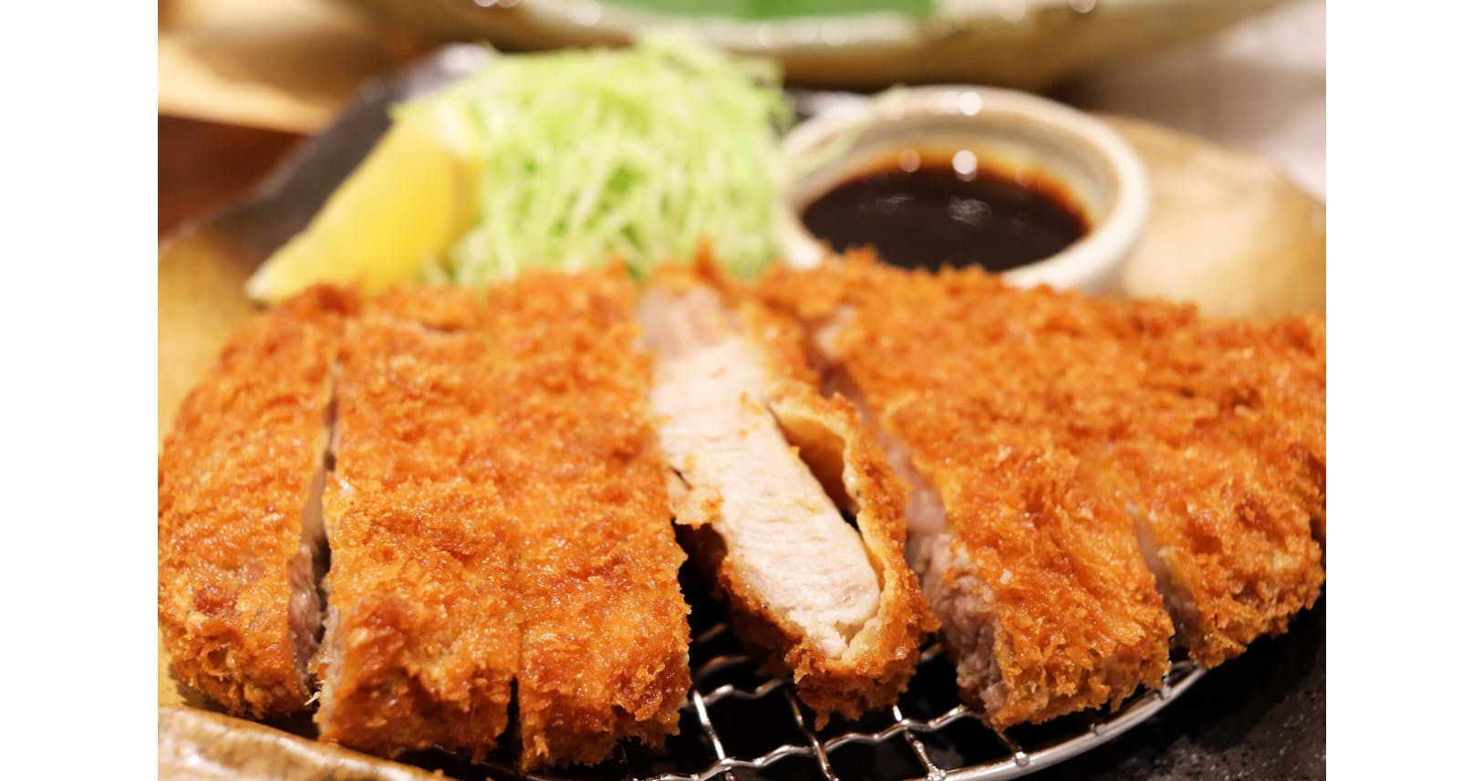 トンカツ好きなら塩で食べて 衣サクサク肉の甘み増す Nikkei Style トンカツ好きなら塩で食べて 衣サクサク肉の甘み増す Nikkei Style