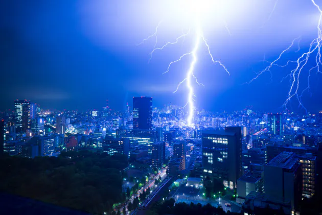 落雷で停電が増加 地域社会を守る避雷器 日経bizgate 落雷で停電が増加 地域社会を守る避雷器 日経bizgate