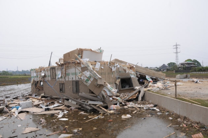 つくば市の竜巻被害 住宅が基礎ごと裏返った原因とは 日本経済新聞