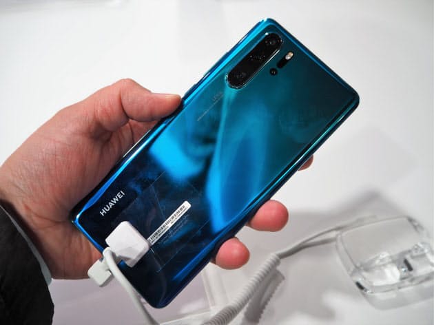 スマホカメラに 3眼時代 到来 ズームの弱点を克服 Nikkei Style スマホカメラに 3眼時代 到来 ズームの弱点を克服 Nikkei Style