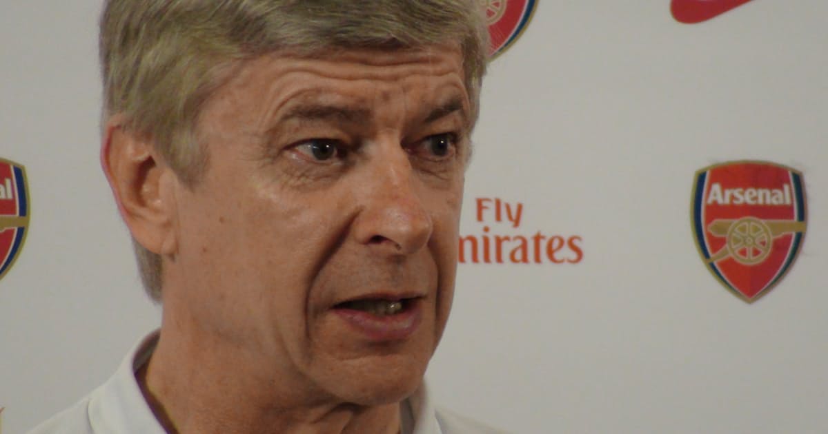 マンuのファーガソン監督はなぜ嘘をついたか 日本経済新聞 マンuのファーガソン監督はなぜ嘘をついたか 日本経済新聞