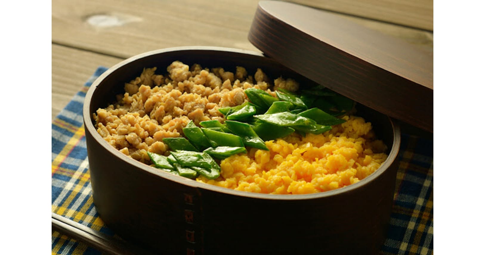 かくも自由な三色弁当 鶏と卵に続く3色目の具は何 グルメクラブ Nikkei Style