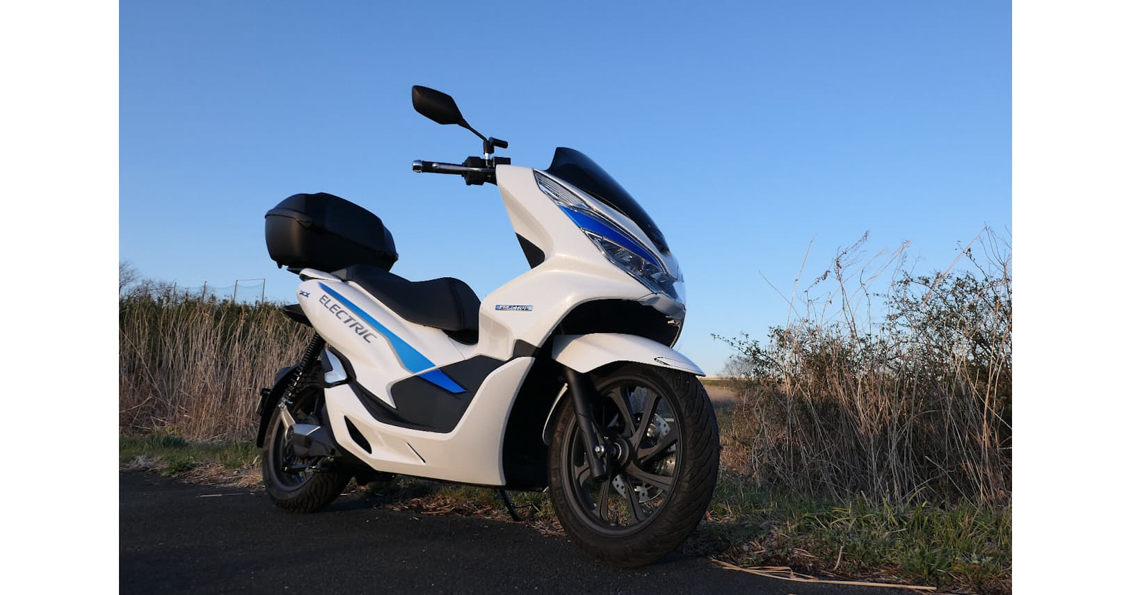 ホンダの電動小型二輪 静寂な走り 燃費100キロ超 Mono Trendy Nikkei Style