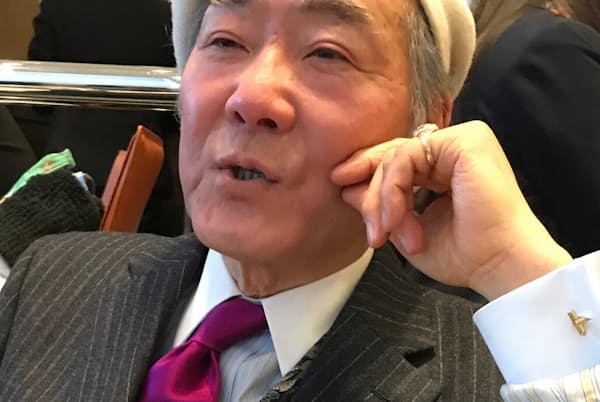 コロンボ刑事 古びたレインコートに漂う親近感と貫禄 Nikkei Style コロンボ刑事 古びたレインコートに漂う親近感と貫禄 Nikkei Style