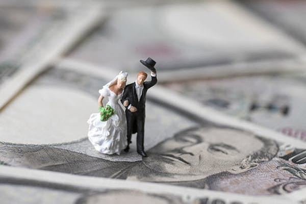 交際0日で婚約 結婚も スピード婚 が増える理由 Nikkei Style
