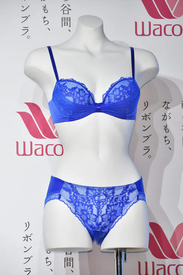 胸の谷間で気分は上がる 水原希子所長と考える Nikkei Style 胸の谷間で気分は上がる 水原希子所長と考える Nikkei Style