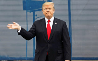 不法移民対策はトランプ大統領にとって再選への最優先課題になっている=AP 不法移民対策はトランプ大統領にとって再選への最優先課題になっている=AP
