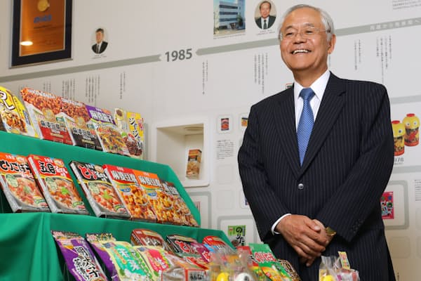 家業 のりたま 継いだ銀行エリート 年で組織一新 Nikkei Style 家業 のりたま 継いだ銀行エリート 年で組織一新 Nikkei Style