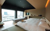 16、17階に2室あるスイートルーム。2人利用時で公式価格4万円（税込み）から。西新宿の夜景を一望できる