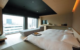 16、17階に2室あるスイートルーム。2人利用時で公式価格4万円（税込み）から。西新宿の夜景を一望できる