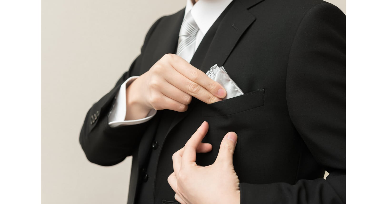 昼の結婚式にタキシード 知っておきたい2つの基本 Nikkei Style 昼の結婚式にタキシード 知っておきたい2つの基本 Nikkei Style