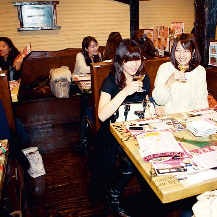 女子会 で居酒屋復活 モンテローザの巧みな演出 日本経済新聞 女子会 で居酒屋復活 モンテローザの巧みな演出 日本経済新聞