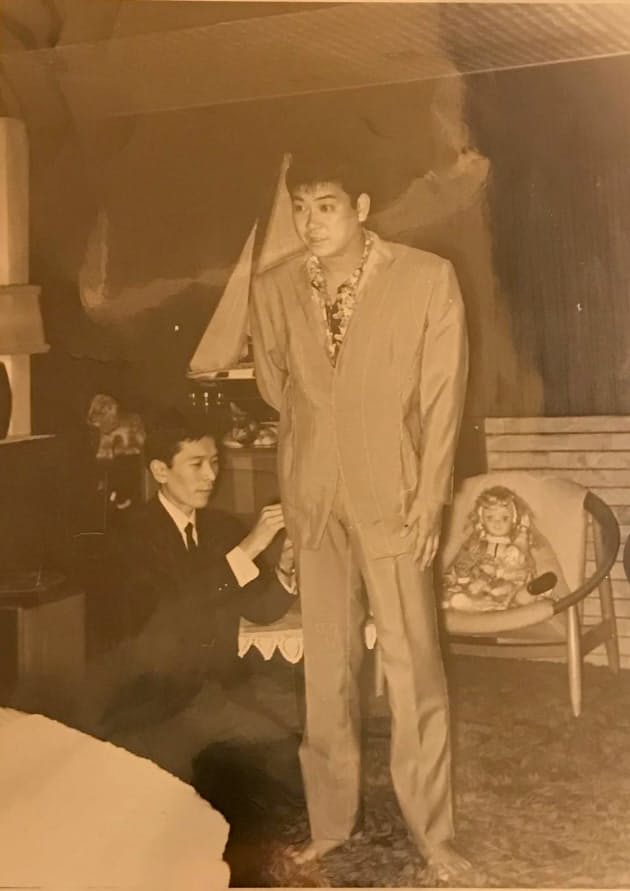 裕次郎と二人三脚31年 私服も衣装も仕立て00着 Nikkei Style 裕次郎と二人三脚31年 私服も衣装も仕立て00着 Nikkei Style