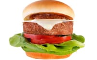 台湾のモスバーガーで販売しているハンバーガー「MOS Burger with Beyond Meat」。ビヨンド・ミートの代替肉パティを使用した。日本での発売も検討している