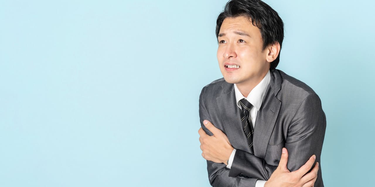 夏の冷え症 男性も要注意 外出時は上着など対策を Nikkei Style 夏の冷え症 男性も要注意 外出時は上着など対策を Nikkei Style