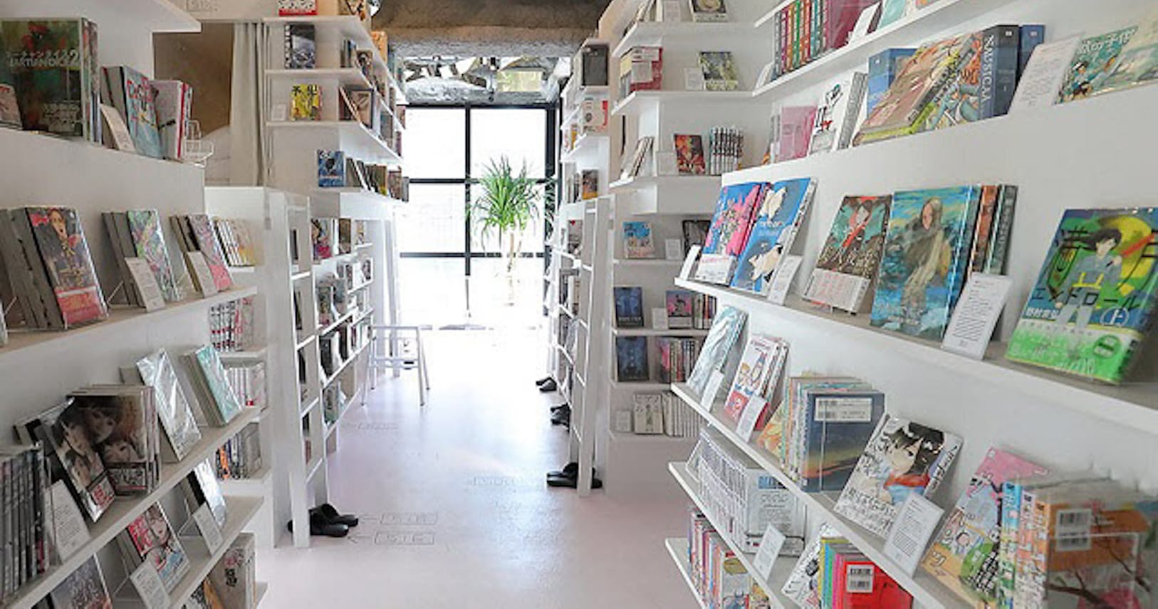 漫画に溺れて寝落ちするぜいたく 隠れ家カプセルホテルの休日 女性安心 漫画読み Nikkei Style 漫画に溺れて寝落ちするぜいたく 隠れ家カプセルホテルの休日 女性安心 漫画読み Nikkei Style