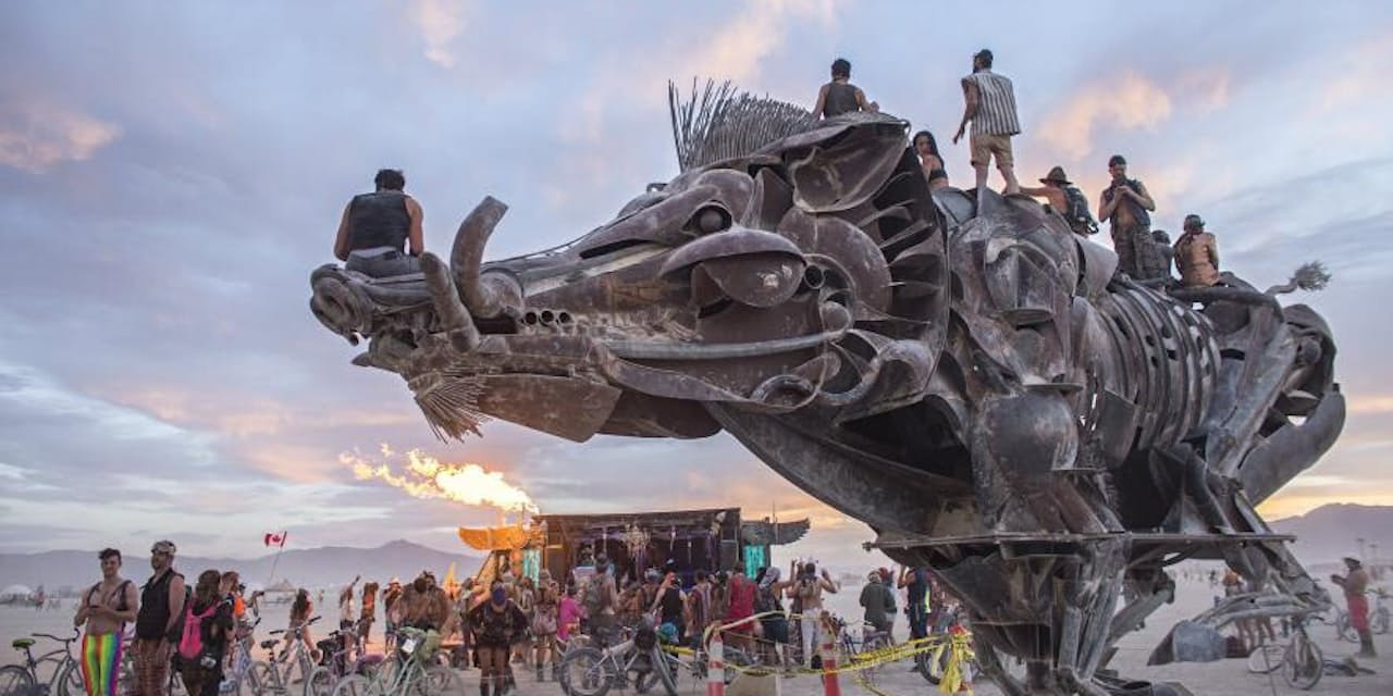 砂漠の奇祭 バーニングマン 架空の都市で1週間 Nikkei Style 砂漠の奇祭 バーニングマン 架空の都市で1週間 Nikkei Style