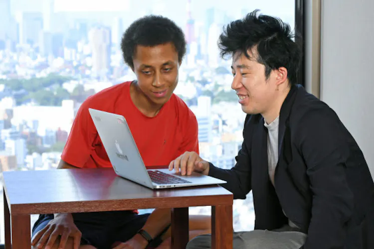 本田圭佑に直談判 サッカー挫折した学生起業家の執念 Nikkei Style 本田圭佑に直談判 サッカー挫折した学生起業家の執念 Nikkei Style