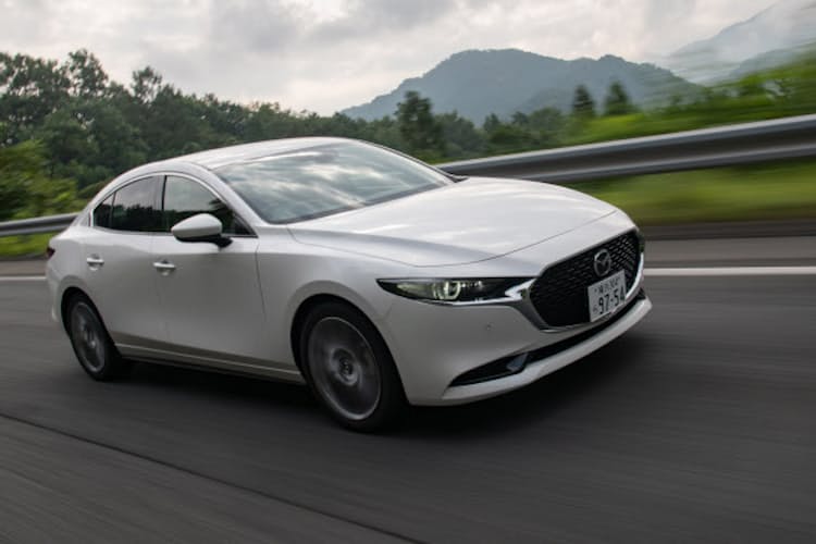 マツダ3 実用性 乗り心地より かっこよさ Nikkei Style マツダ3 実用性 乗り心地より かっこよさ Nikkei Style