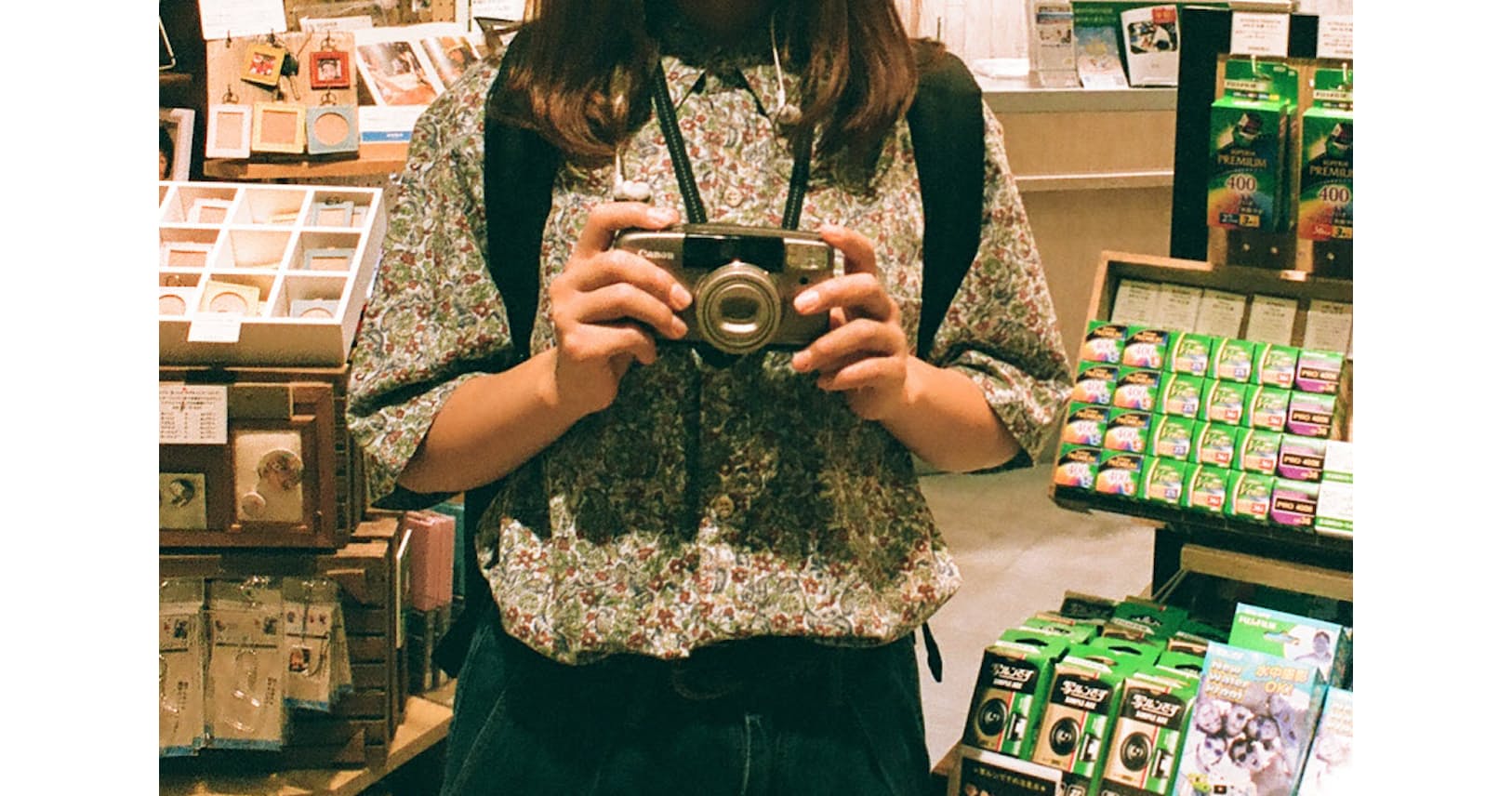 フィルムカメラ女子 私は一眼レフよりコンパクト Mono Trendy Nikkei Style