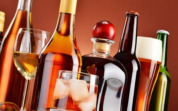 糖尿病の患者はお酒を控えるように指導されるという。その一方で、お酒は血糖値を下げるという話も聞く。どちらが本当なのだろうか。写真はイメージ=(c)monticello-123RF
