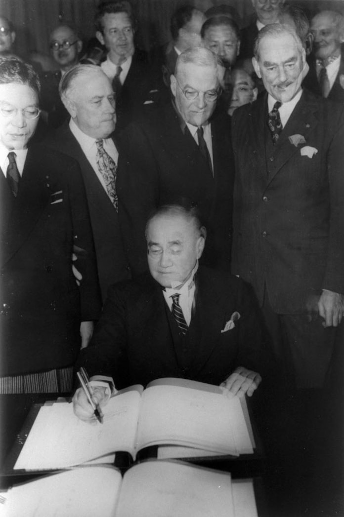 吉田ひとりで安保条約に署名 日本経済新聞 吉田ひとりで安保条約に署名 日本経済新聞
