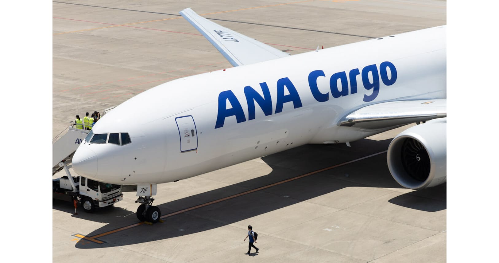 100トンをのせて飛べ 最新貨物機777fの何がすごい Nikkei Style 100トンをのせて飛べ 最新貨物機777fの何がすごい Nikkei Style