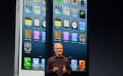 2012年9月 、「iPhone5」を発表する米アップルのティム・クックCEO（サンフランシスコ）