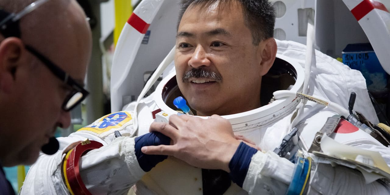 星出彰彦さんに聞く 宇宙飛行士はスーパーマンか Nikkei Style 星出彰彦さんに聞く 宇宙飛行士はスーパーマンか Nikkei Style