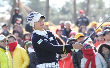 宮里藍選手がむち打ち タイで玉突き事故 日本経済新聞