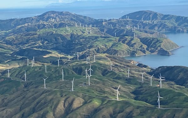 ニュージーランドは2050年までに温暖化ガス排出実質ゼロを目指す（NZ北島の風力発電機）