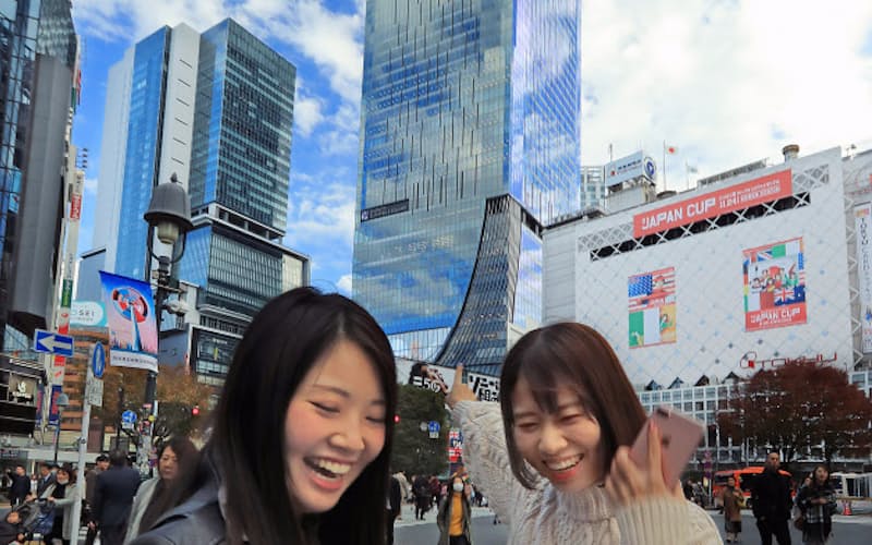 スクランブル交差点から振り返れば開業間もない「渋谷スクランブルスクエア」が見通せる スクランブル交差点から振り返れば開業間もない「渋谷スクランブルスクエア」が見通せる